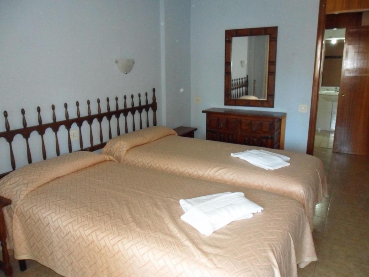 Apartamentos Cervantes Бенидорм Екстериор снимка