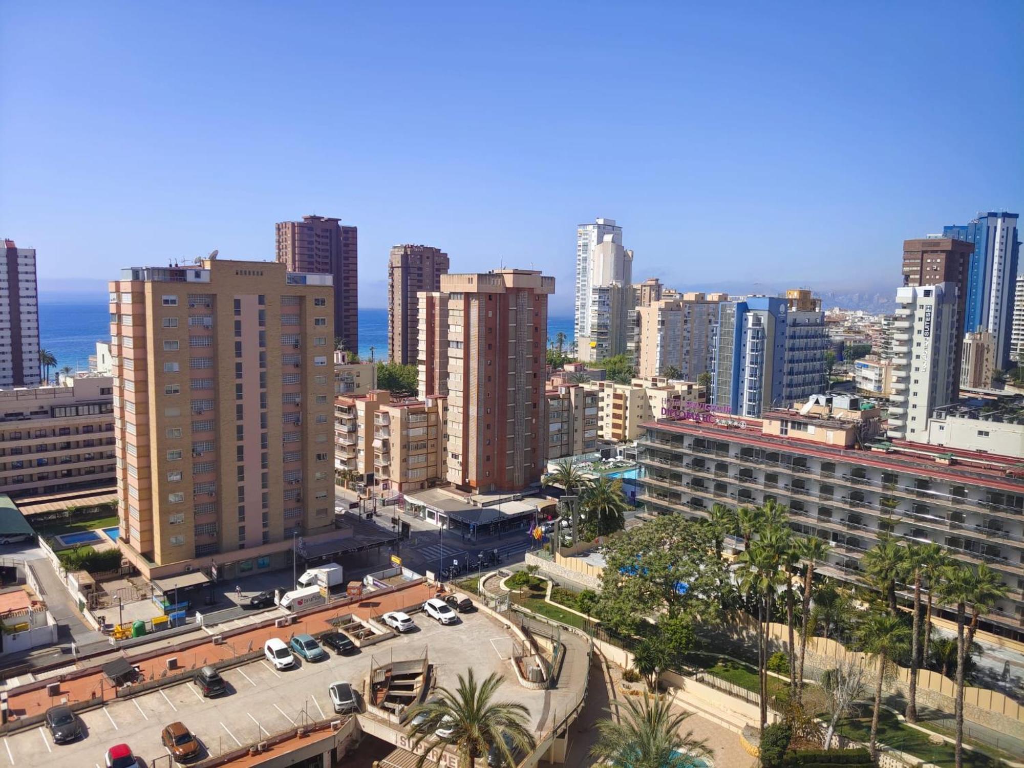 Apartamentos Cervantes Бенидорм Екстериор снимка