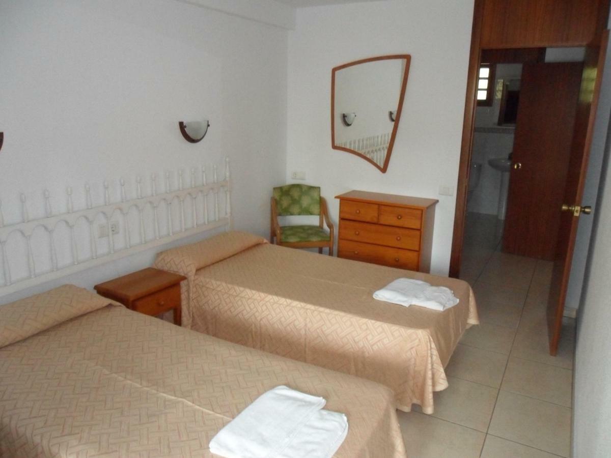 Apartamentos Cervantes Бенидорм Екстериор снимка