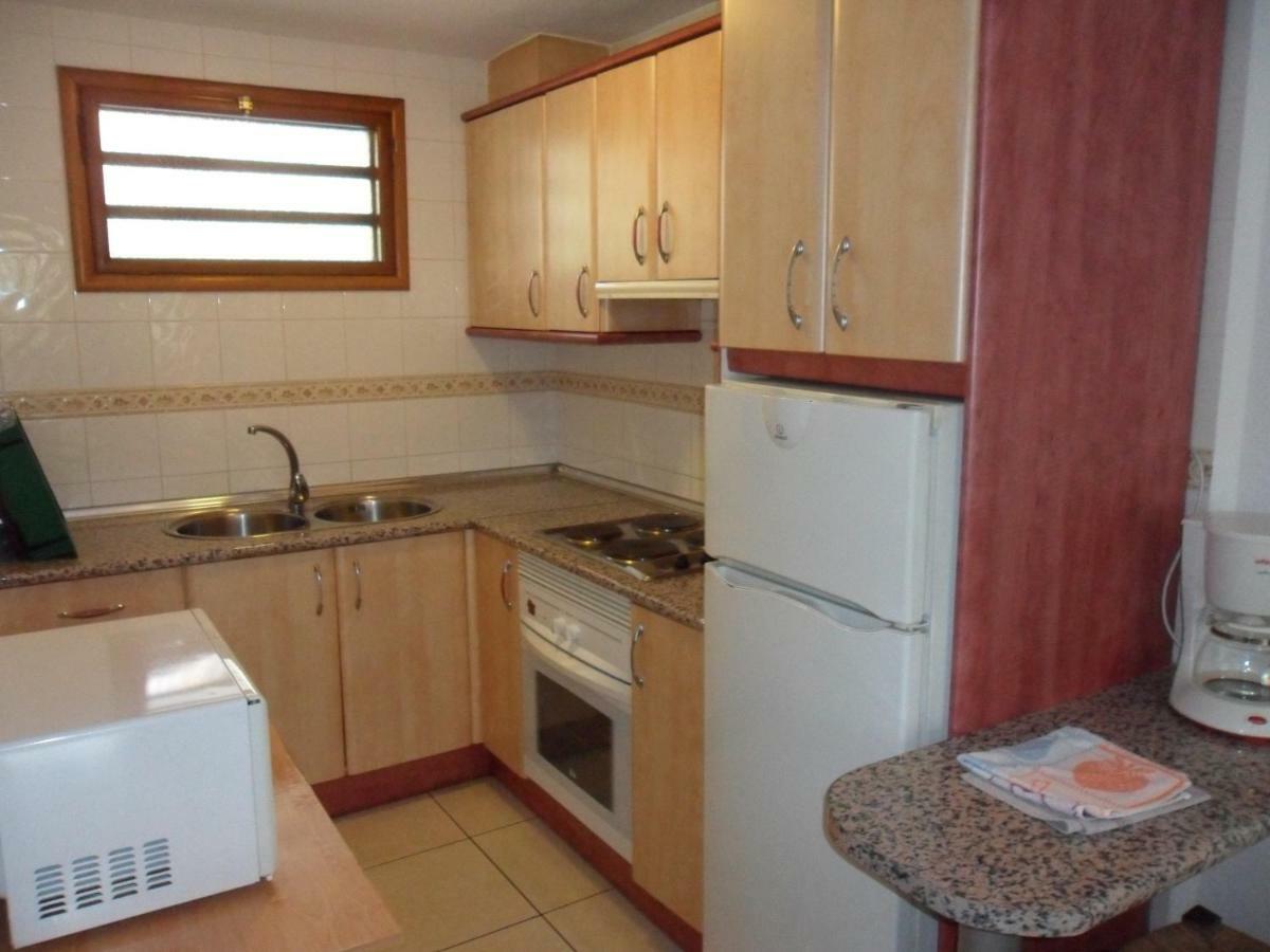 Apartamentos Cervantes Бенидорм Екстериор снимка