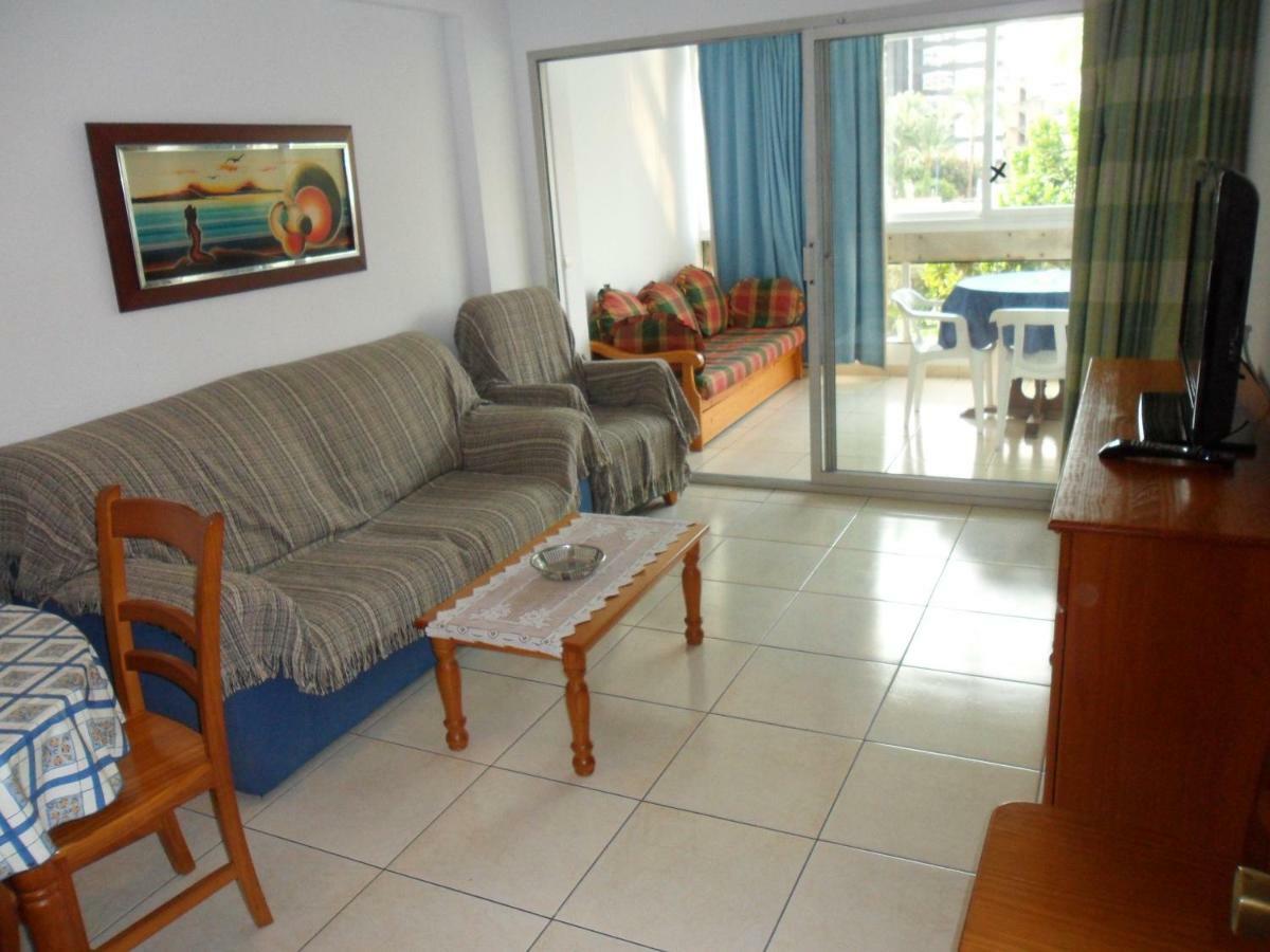 Apartamentos Cervantes Бенидорм Екстериор снимка