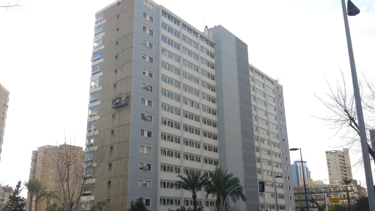 Apartamentos Cervantes Бенидорм Екстериор снимка